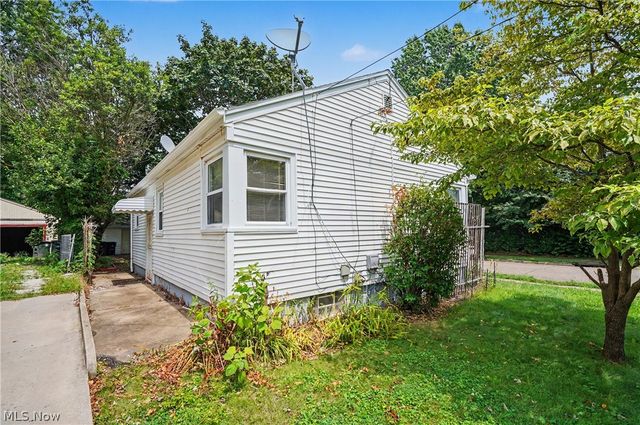 1761 Marks Avenue, Akron, OH 44305