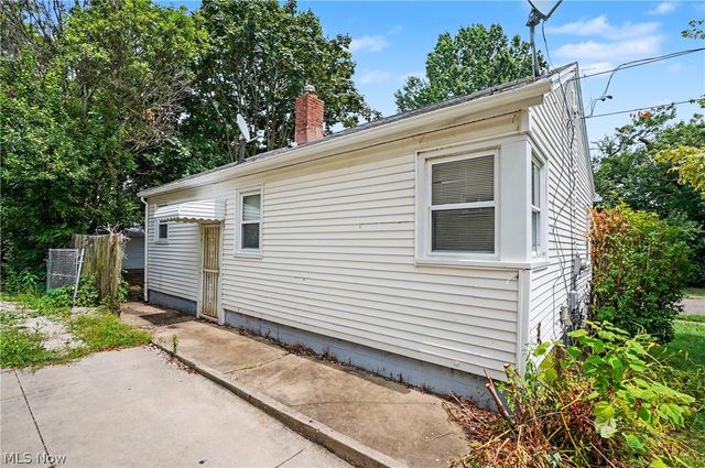 1761 Marks Avenue, Akron, OH 44305