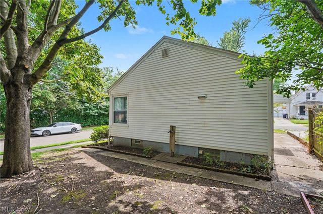 1761 Marks Avenue, Akron, OH 44305
