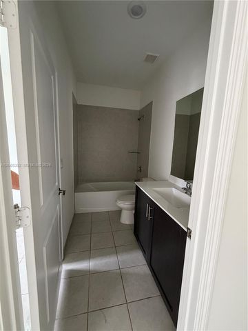 2739 SE 17th Street, Homestead, FL 33035