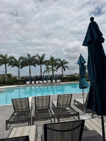 2739 SE 17th Street, Homestead, FL 33035