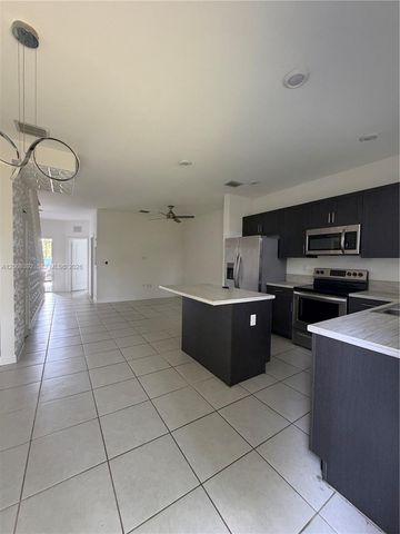 2739 SE 17th Street, Homestead, FL 33035