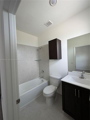 2739 SE 17th Street, Homestead, FL 33035