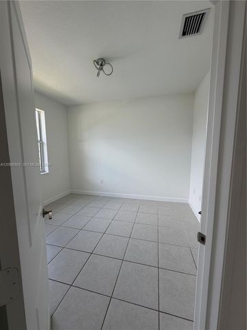 2739 SE 17th Street, Homestead, FL 33035