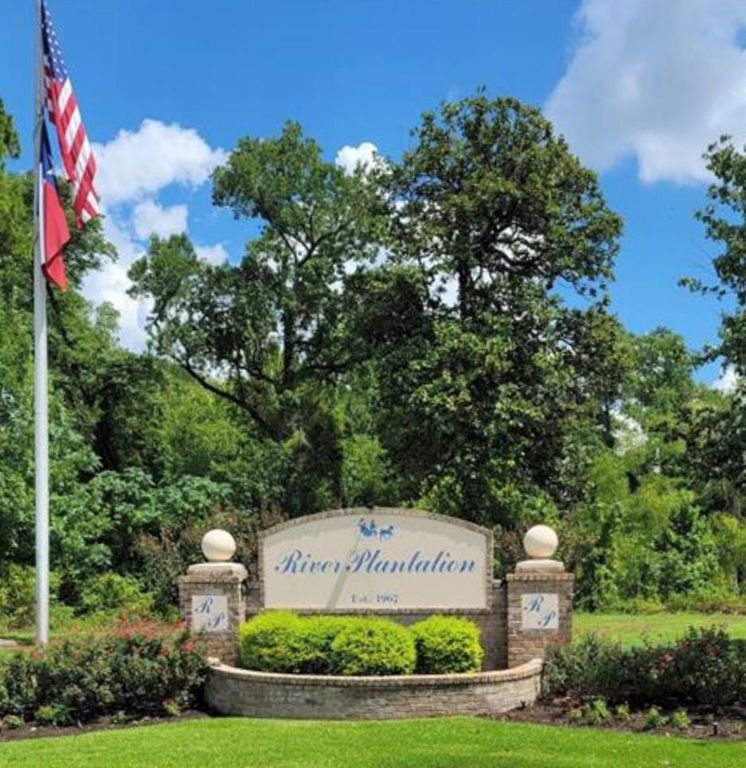 49 Robert E Lee Drive, Conroe, TX 77302