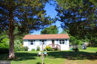 211 MIMOSA AVE, Colonial Beach, VA 22443