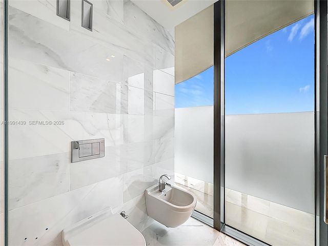 19575 Collins Ave 5, Sunny Isles Beach, FL 33160