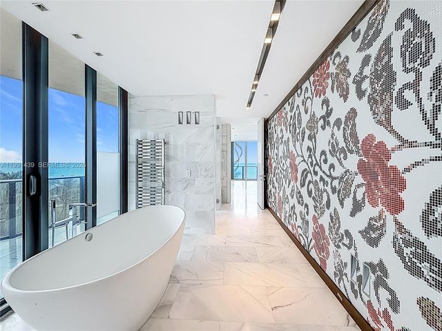 19575 Collins Ave 5, Sunny Isles Beach, FL 33160