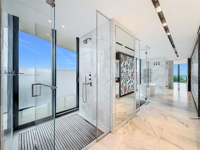 19575 Collins Ave 5, Sunny Isles Beach, FL 33160