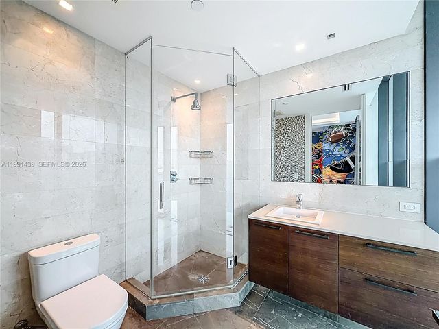 19575 Collins Ave 5, Sunny Isles Beach, FL 33160