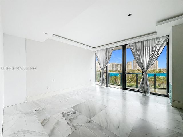 19575 Collins Ave 5, Sunny Isles Beach, FL 33160