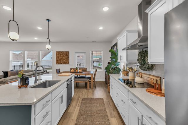 4003 Sadie St, Columbia, TN 38401