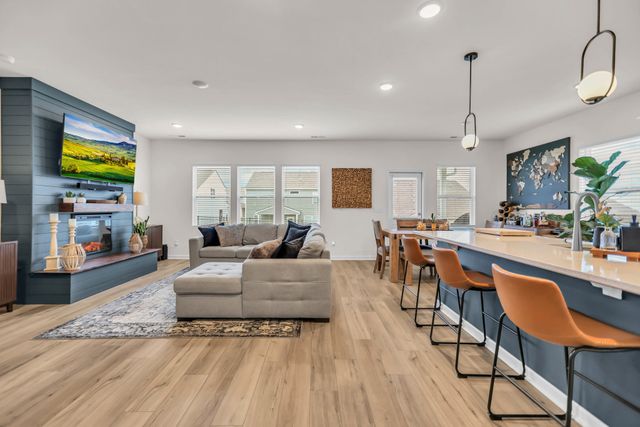 4003 Sadie St, Columbia, TN 38401