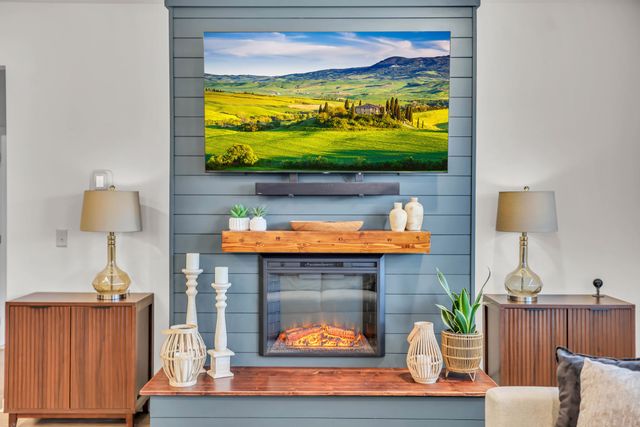 4003 Sadie St, Columbia, TN 38401