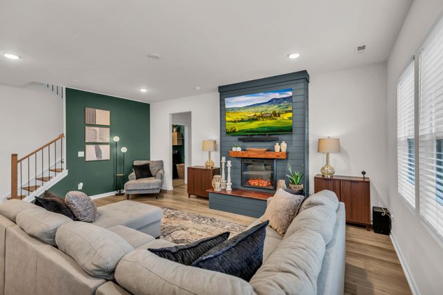 4003 Sadie St, Columbia, TN 38401