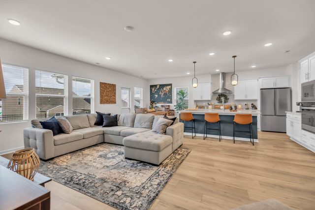 4003 Sadie St, Columbia, TN 38401