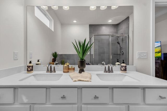 4003 Sadie St, Columbia, TN 38401