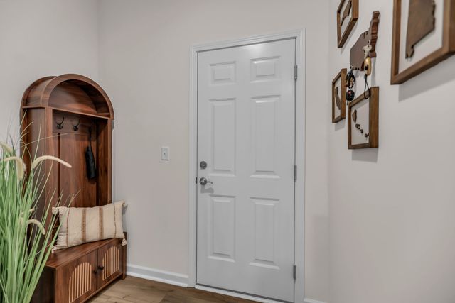 4003 Sadie St, Columbia, TN 38401