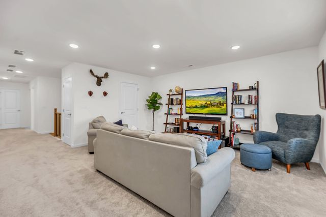 4003 Sadie St, Columbia, TN 38401