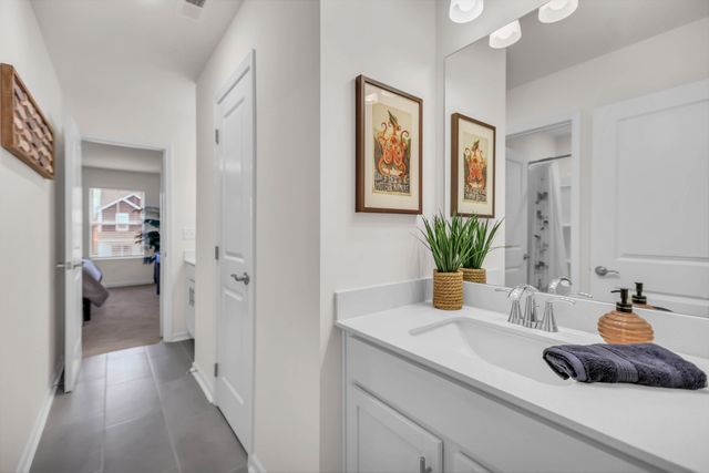 4003 Sadie St, Columbia, TN 38401