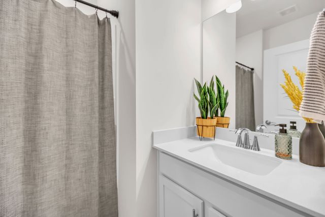 4003 Sadie St, Columbia, TN 38401