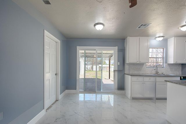 303 Spring Stream Bend, Montgomery, TX 77316