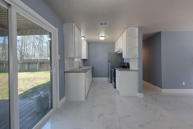 303 Spring Stream Bend, Montgomery, TX 77316