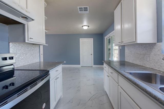 303 Spring Stream Bend, Montgomery, TX 77316