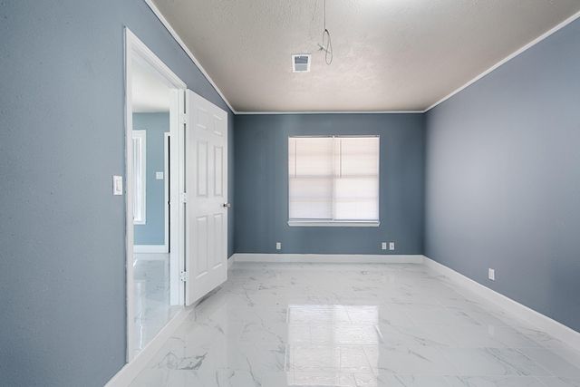 303 Spring Stream Bend, Montgomery, TX 77316