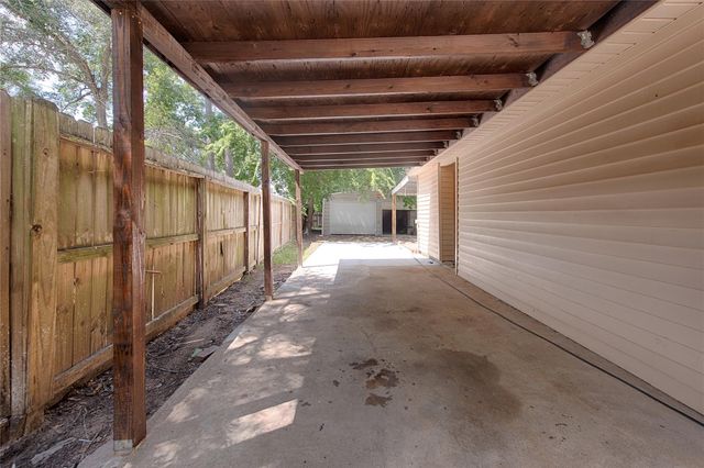 303 Spring Stream Bend, Montgomery, TX 77316