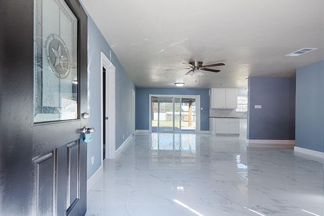 303 Spring Stream Bend, Montgomery, TX 77316