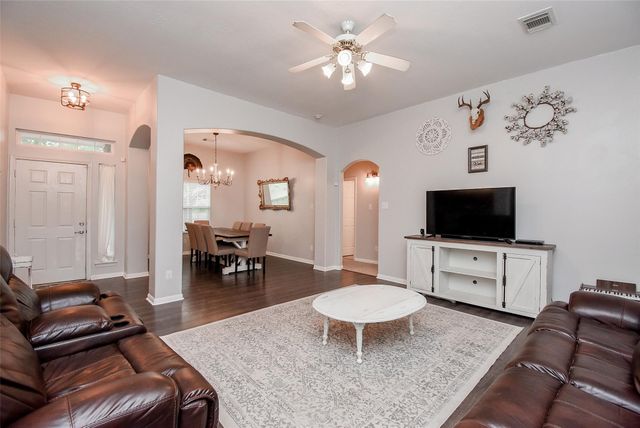 5706 Van Steinberg, East Bernard, TX 77435