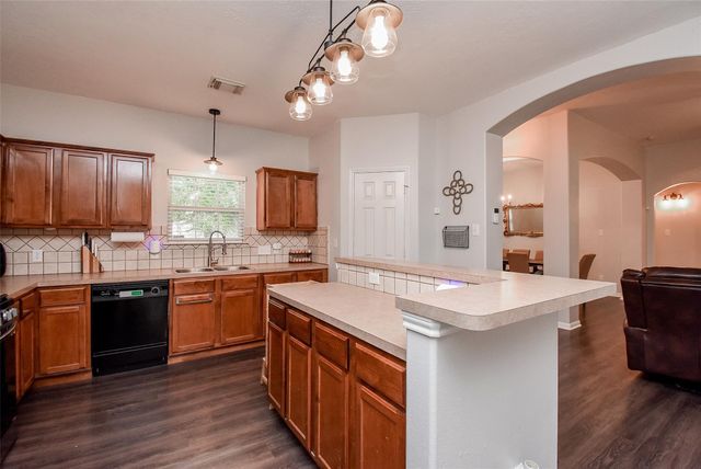 5706 Van Steinberg, East Bernard, TX 77435