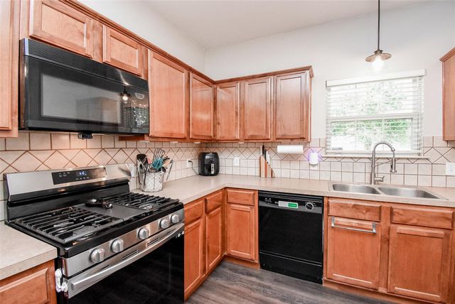 5706 Van Steinberg, East Bernard, TX 77435