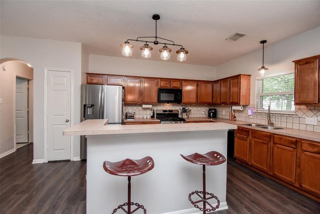 5706 Van Steinberg, East Bernard, TX 77435