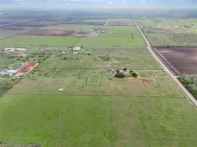 5706 Van Steinberg, East Bernard, TX 77435