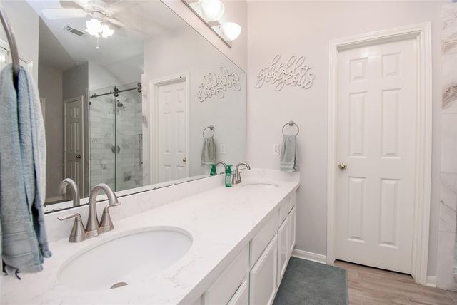 5706 Van Steinberg, East Bernard, TX 77435