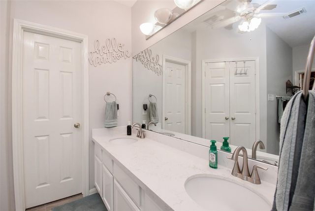 5706 Van Steinberg, East Bernard, TX 77435