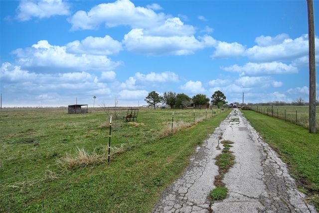 5706 Van Steinberg, East Bernard, TX 77435