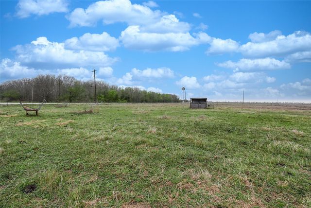 5706 Van Steinberg, East Bernard, TX 77435