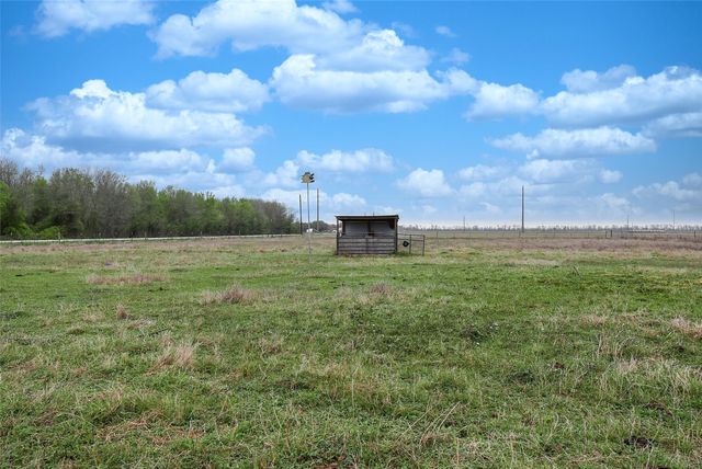 5706 Van Steinberg, East Bernard, TX 77435