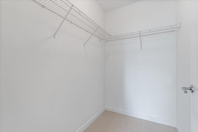 194 N Park Drive, Chicago, IL 60601