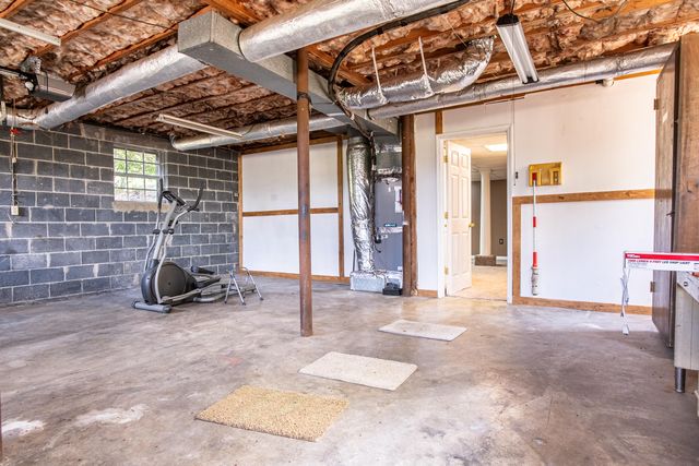 923 Crest Drive, Chickamauga, GA 30707
