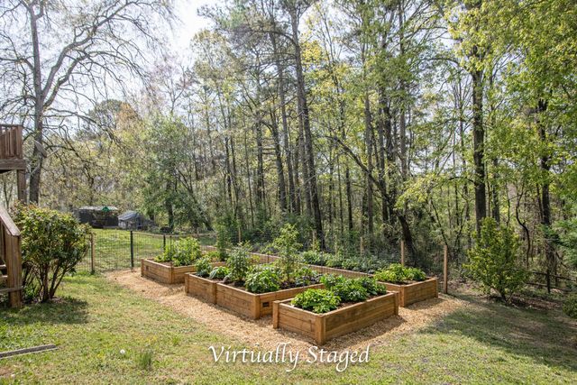 923 Crest Drive, Chickamauga, GA 30707