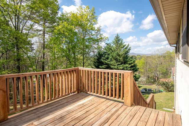923 Crest Drive, Chickamauga, GA 30707