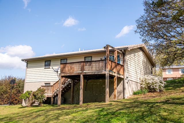 923 Crest Drive, Chickamauga, GA 30707