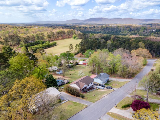 923 Crest Drive, Chickamauga, GA 30707