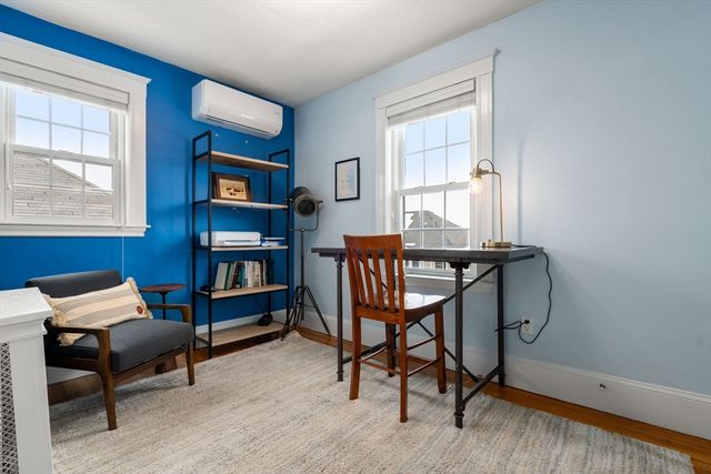 10 Grayson St, Boston, MA 02124