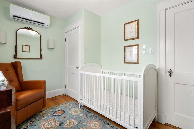 10 Grayson St, Boston, MA 02124