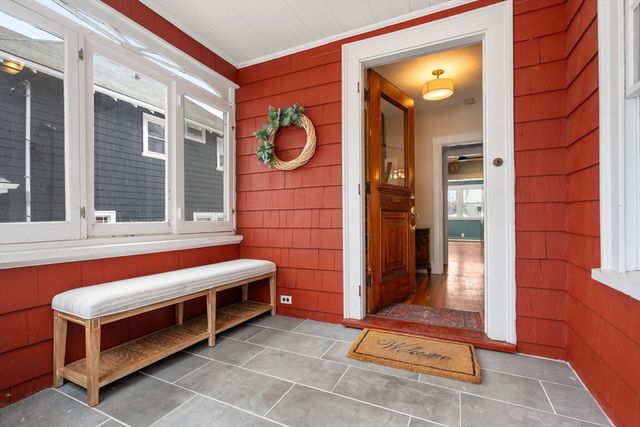 10 Grayson St, Boston, MA 02124